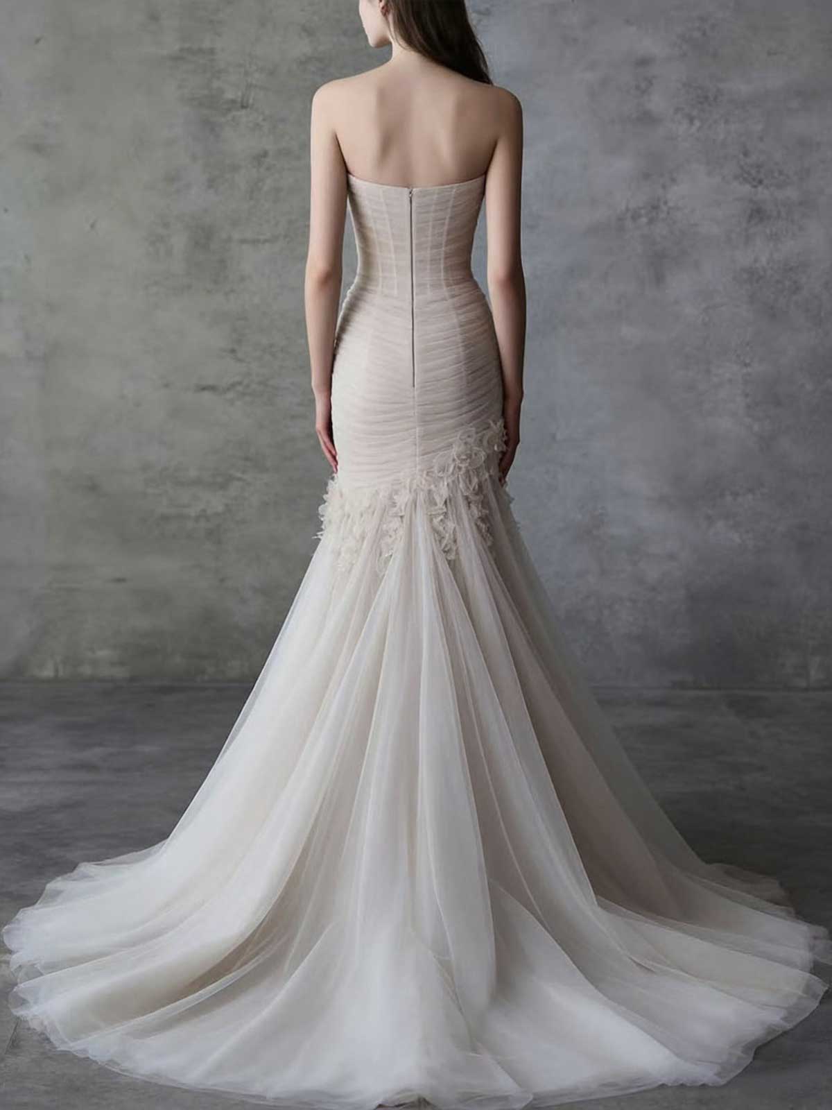 Elegant Blush Tulle Ruched Mermaid Wedding Dress with Veil