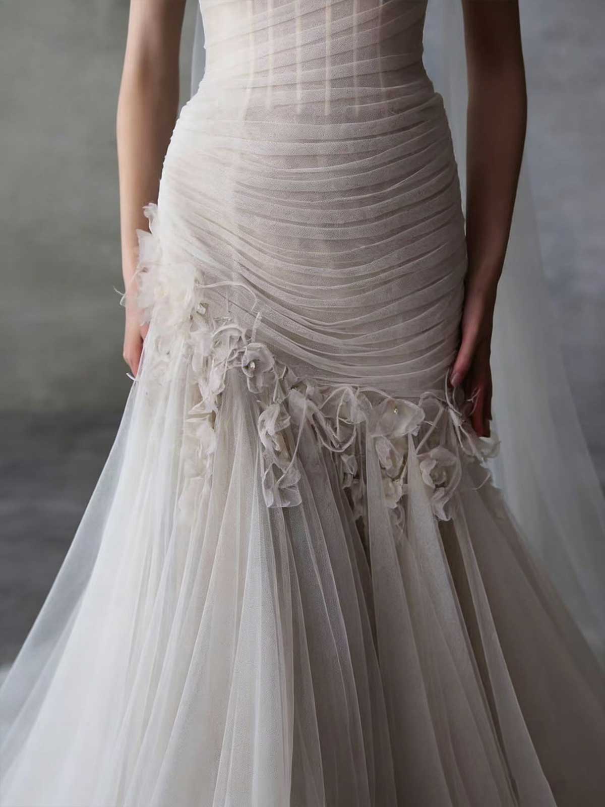 Elegant Blush Tulle Ruched Mermaid Wedding Dress with Veil