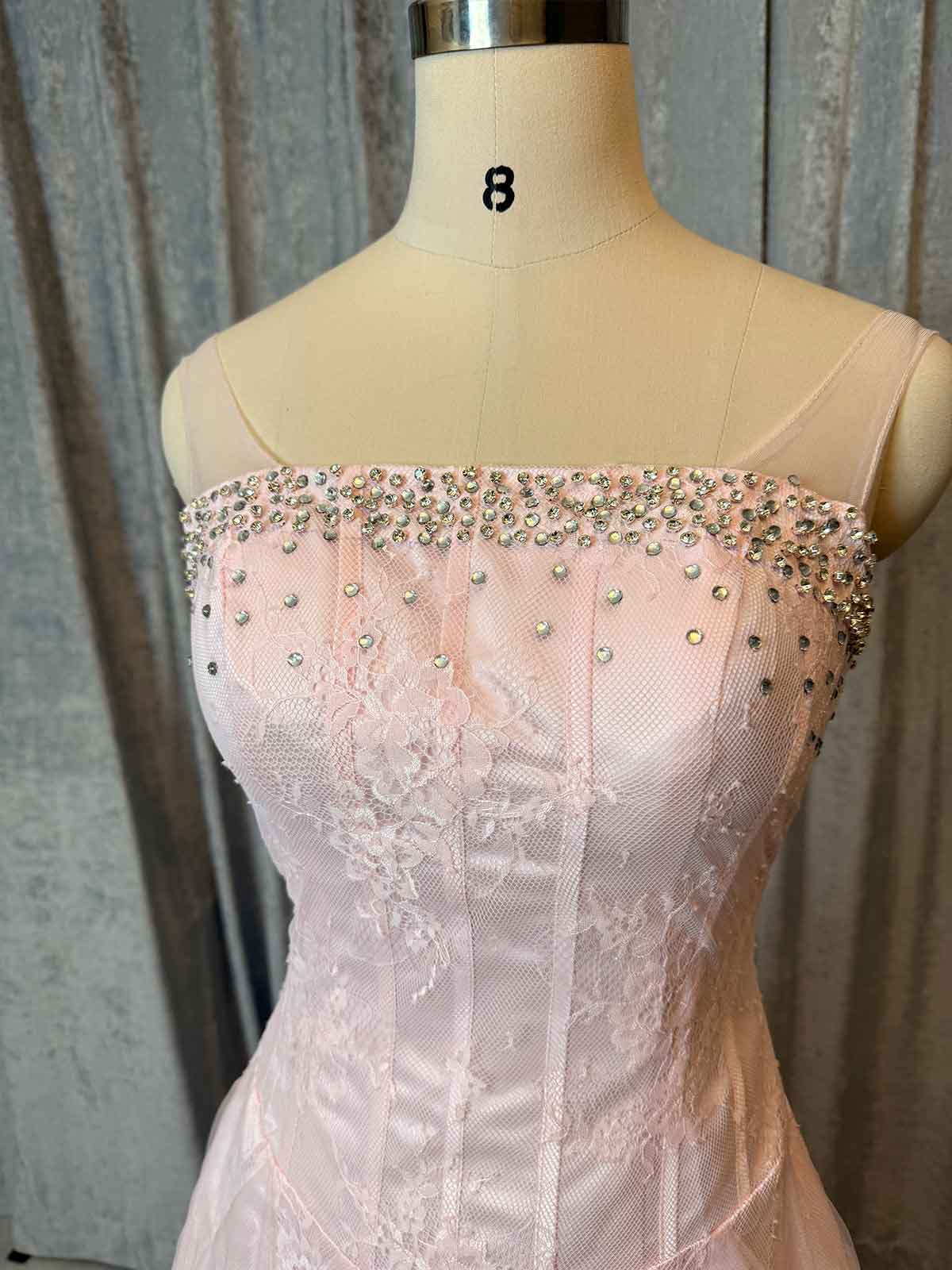 Elegant Pink Tulle Prom Dress with Crystal Embellished Bodice
