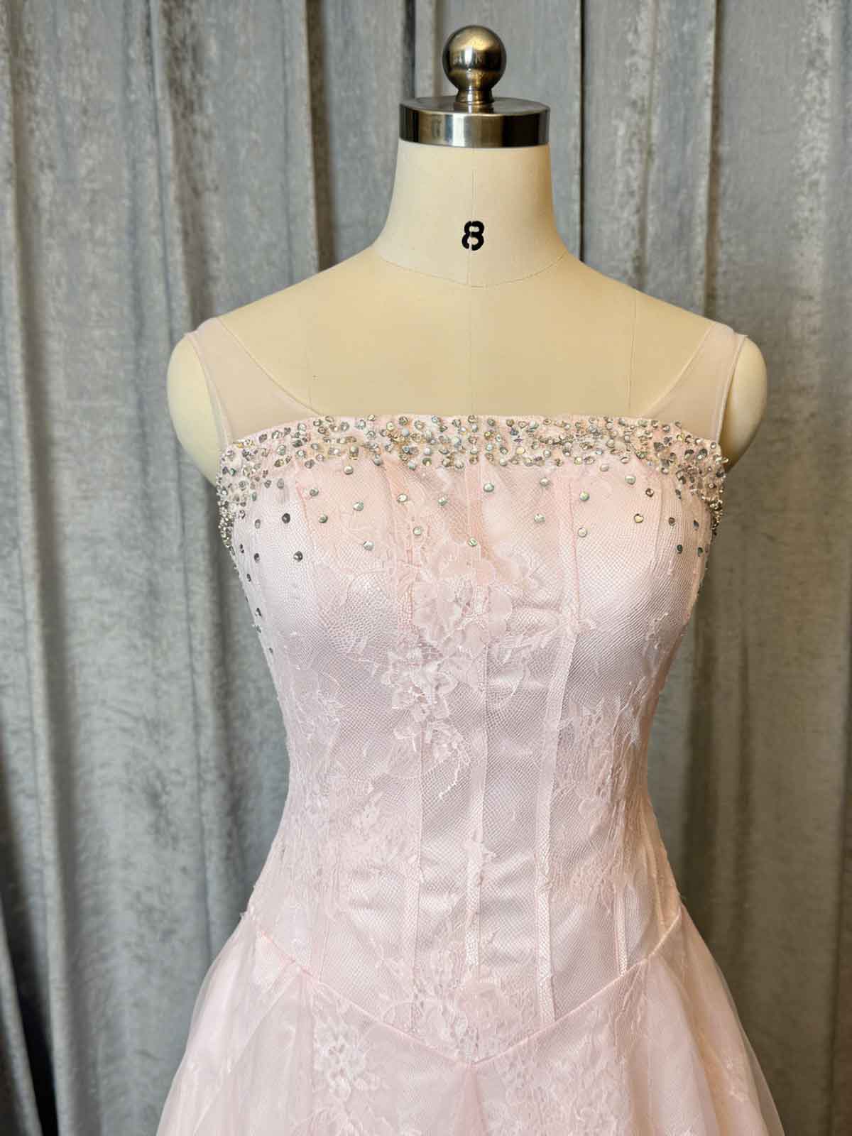 Elegant Pink Tulle Prom Dress with Crystal Embellished Bodice