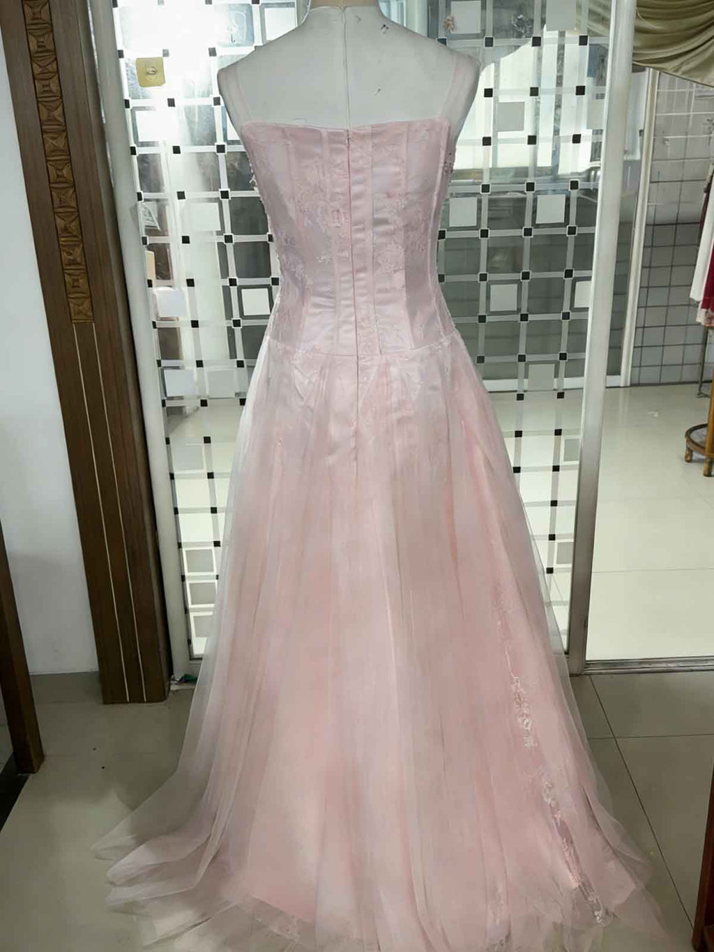 Elegant Pink Tulle Prom Dress with Crystal Embellished Bodice