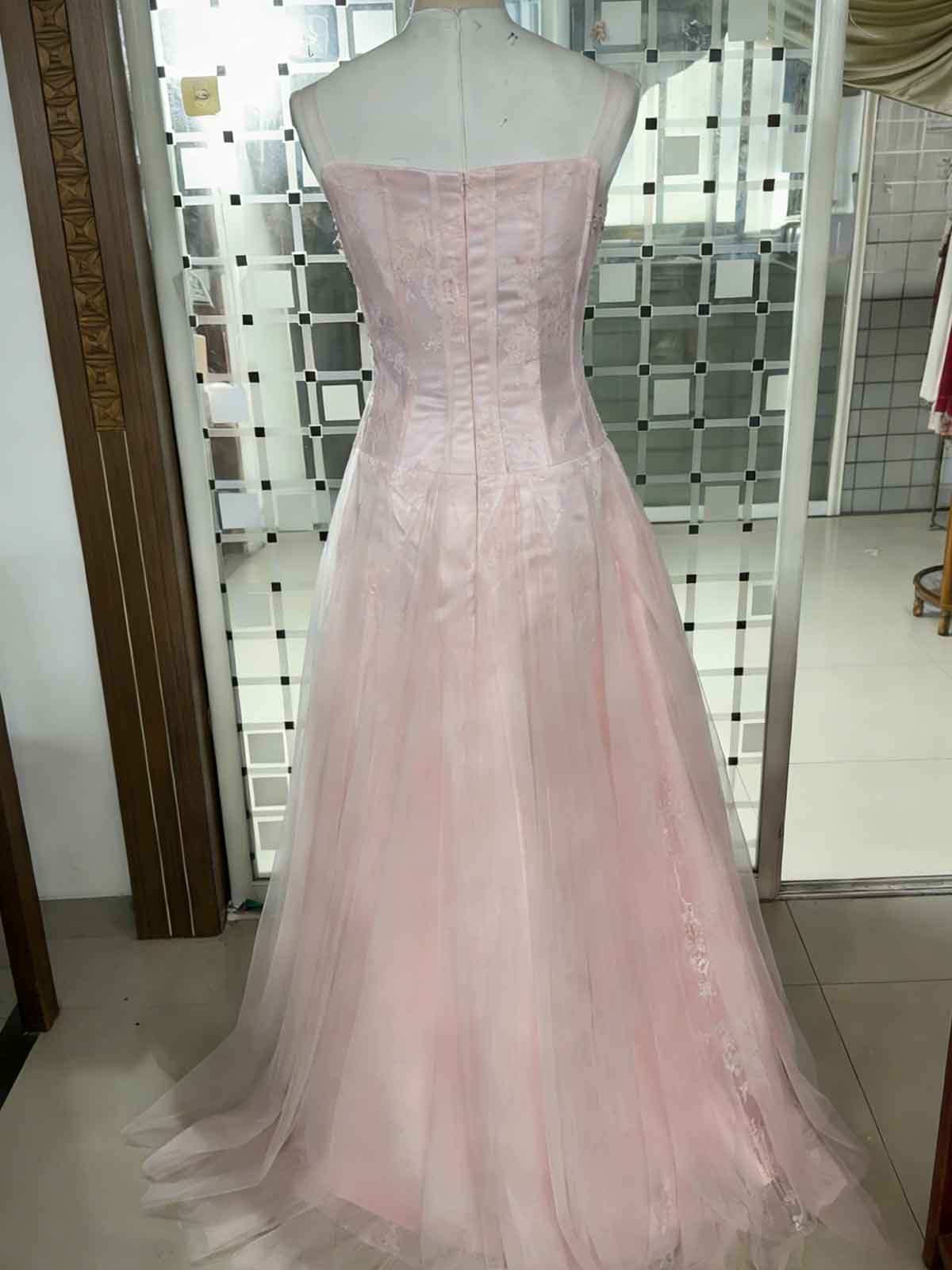 Elegant Pink Tulle Prom Dress with Crystal Embellished Bodice