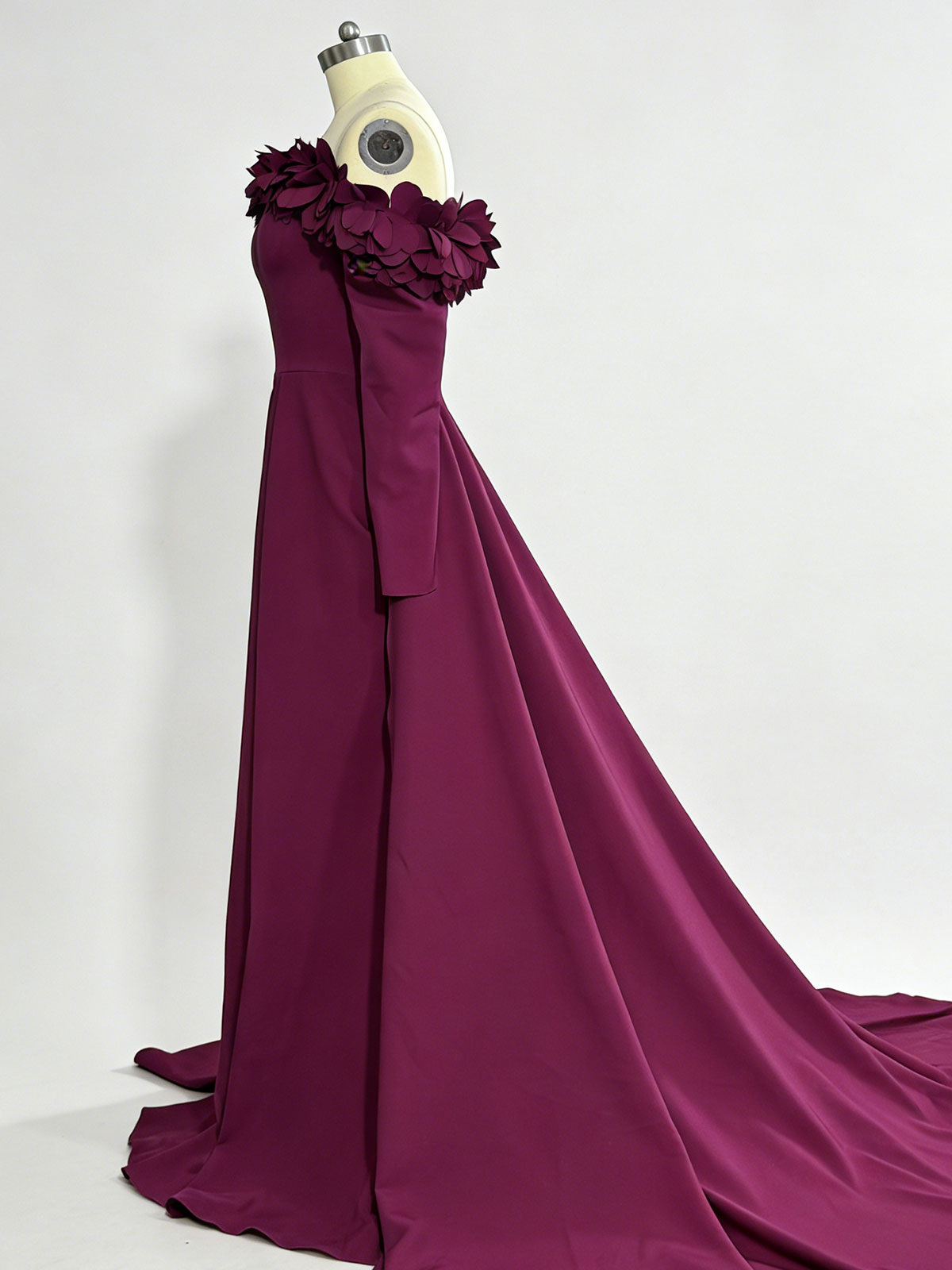 Luxury Purple Floral-Embellished Formal Gown with Sweep Train