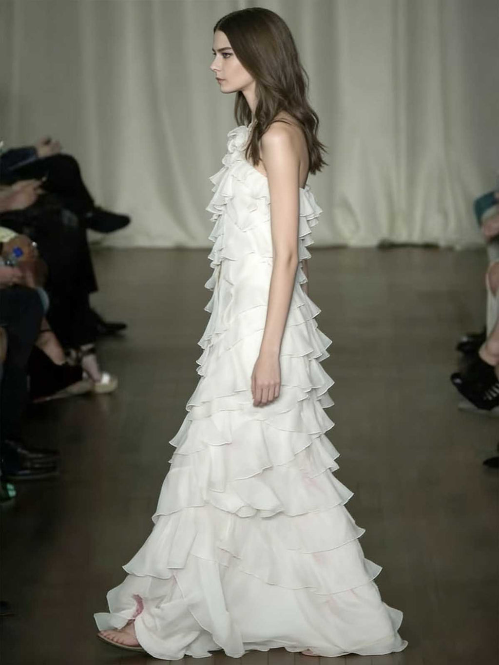 Elegant Strapless Satin Wedding Gown with Bow & Lace Embroidery