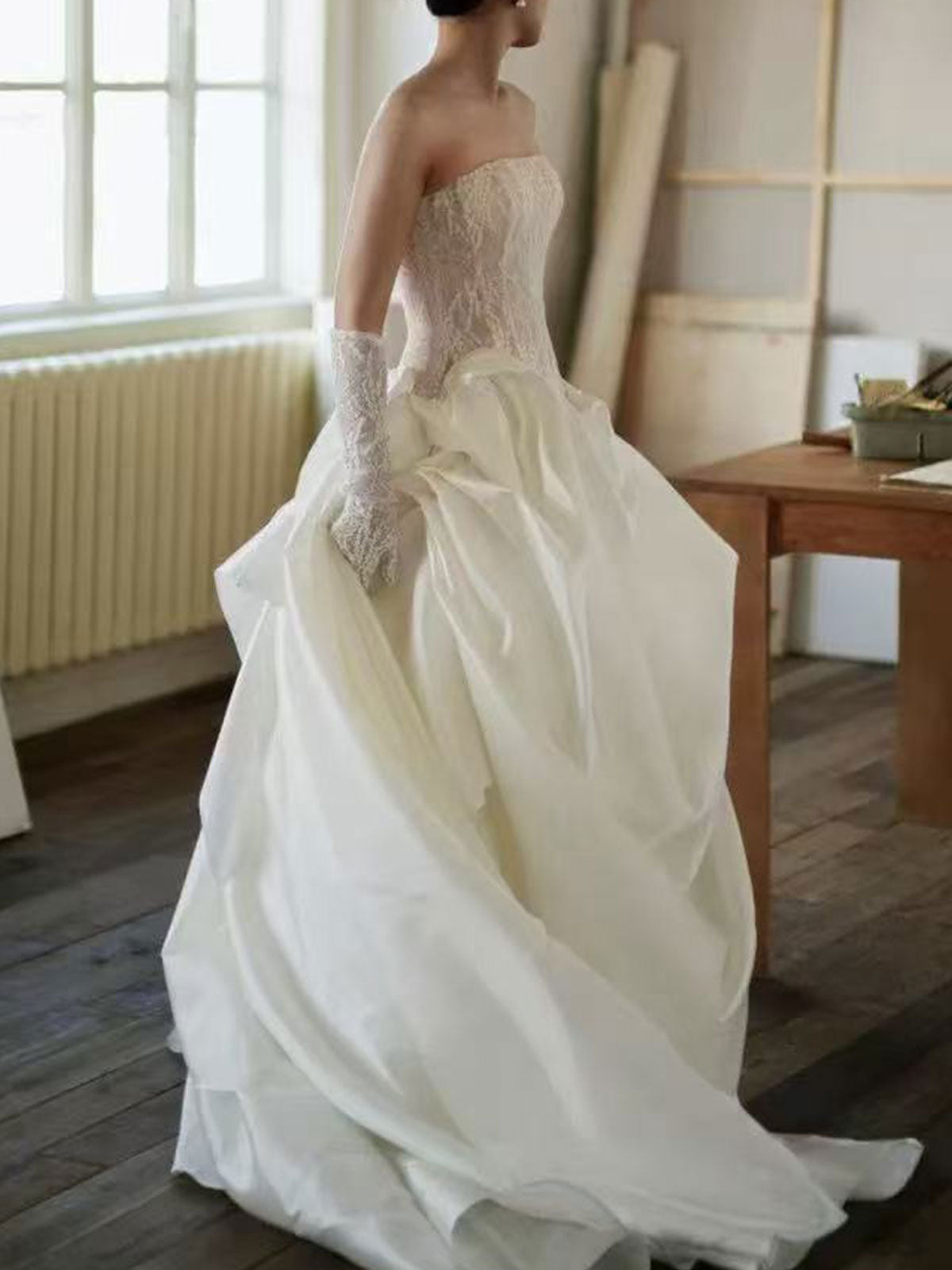 Ivory Lace Strapless Satin Ball Gown Wedding Dress with Gloves