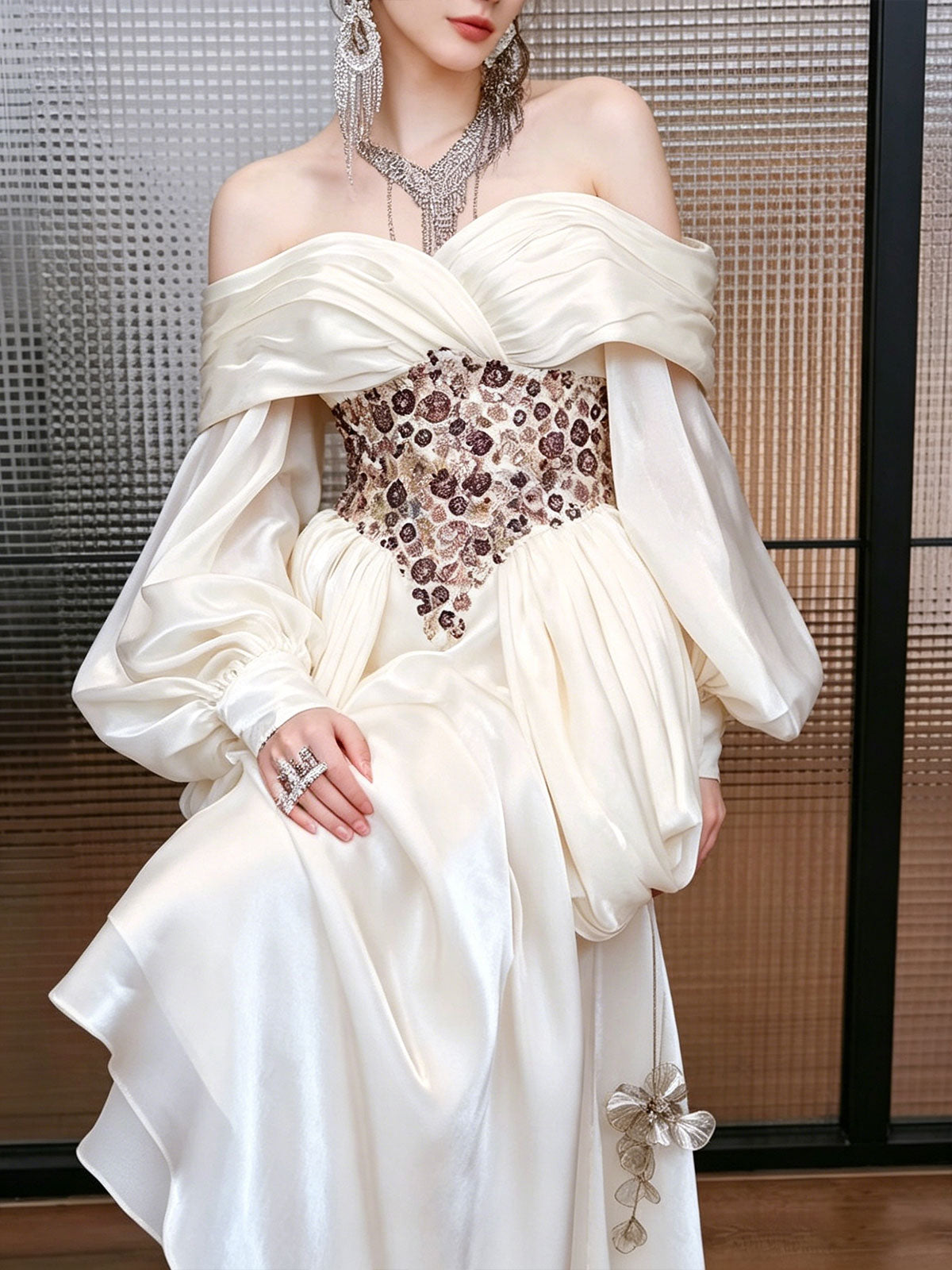 Off Shoulder Puff Sleeve Beaded Satin Asymmetrical Evening Gown 描述