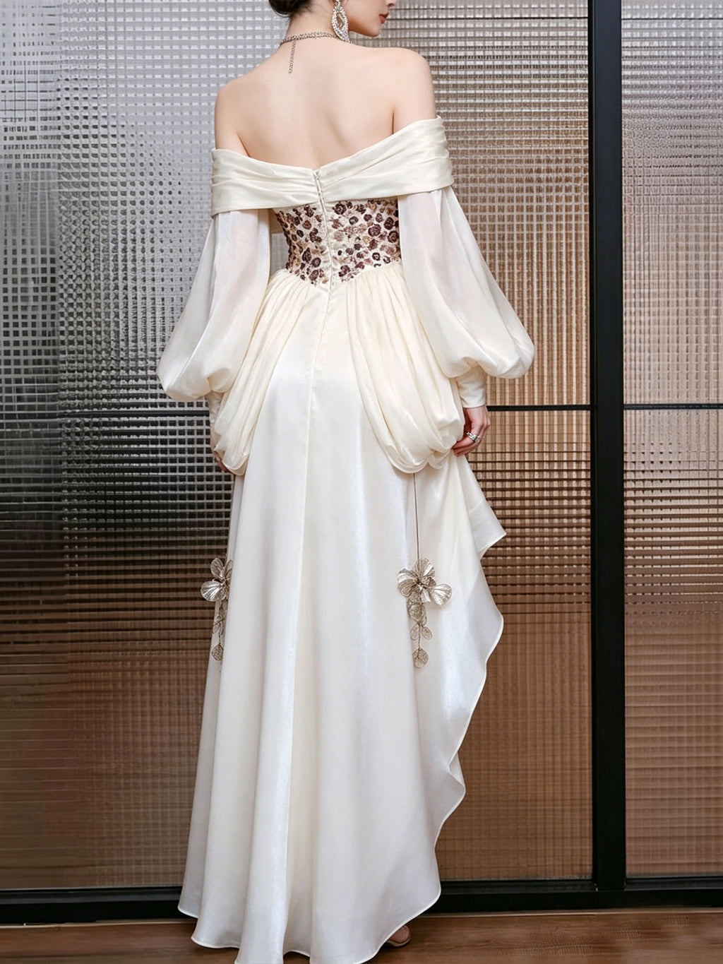Off Shoulder Puff Sleeve Beaded Satin Asymmetrical Evening Gown 描述