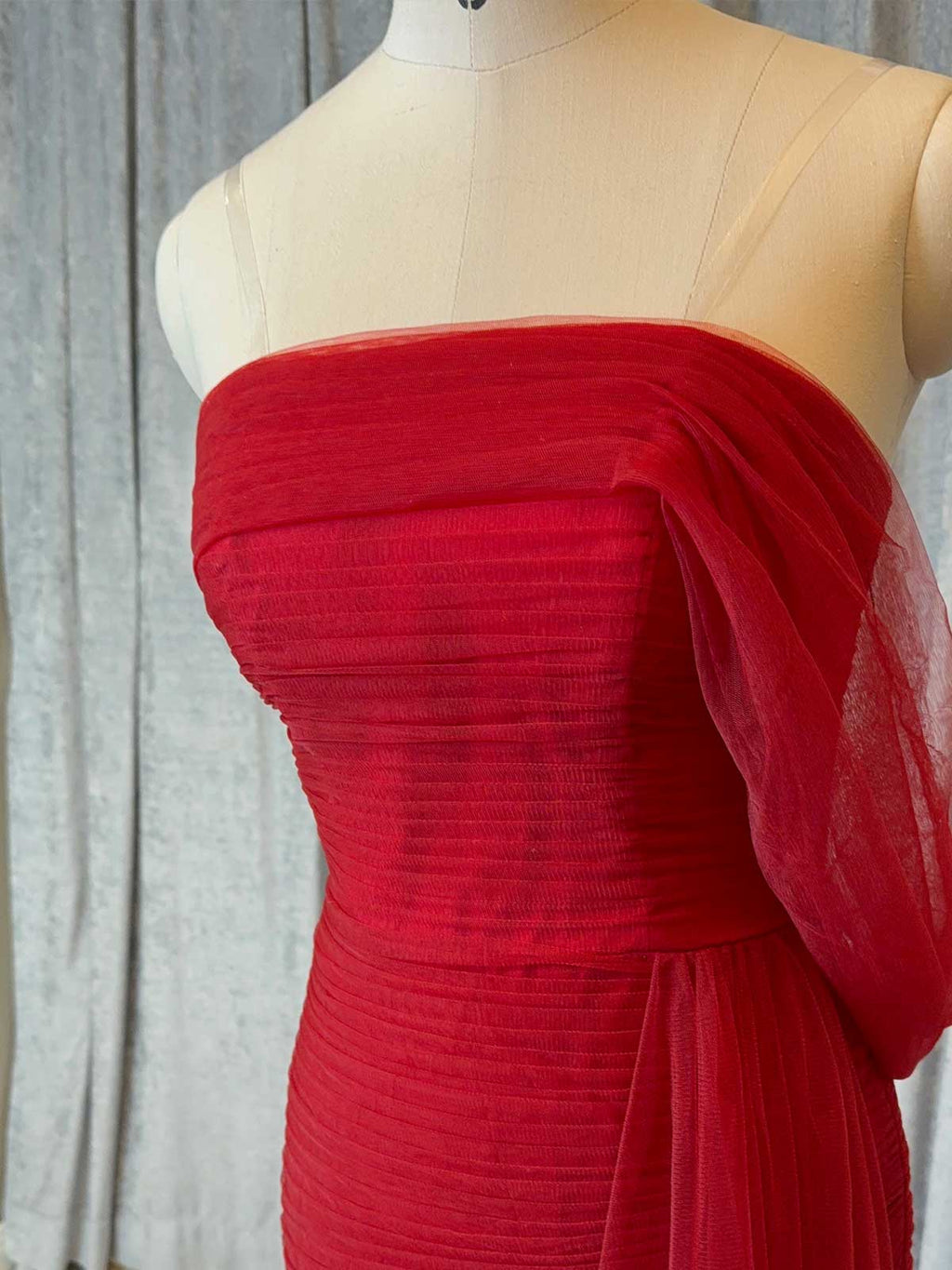 Showstopping Red Off-the-Shoulder Ruffled Tulle Evening Gown
