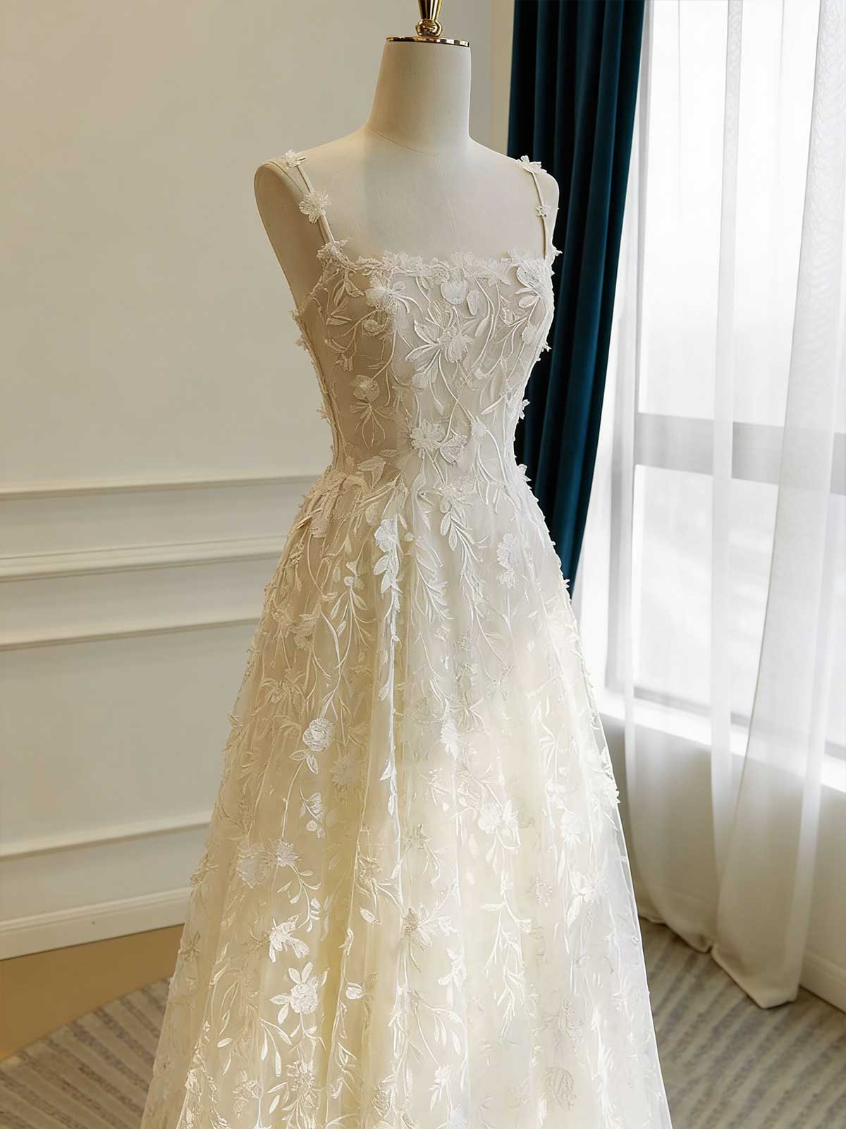 Delicate White Floral Lace A-Line Wedding Dress for Brides
