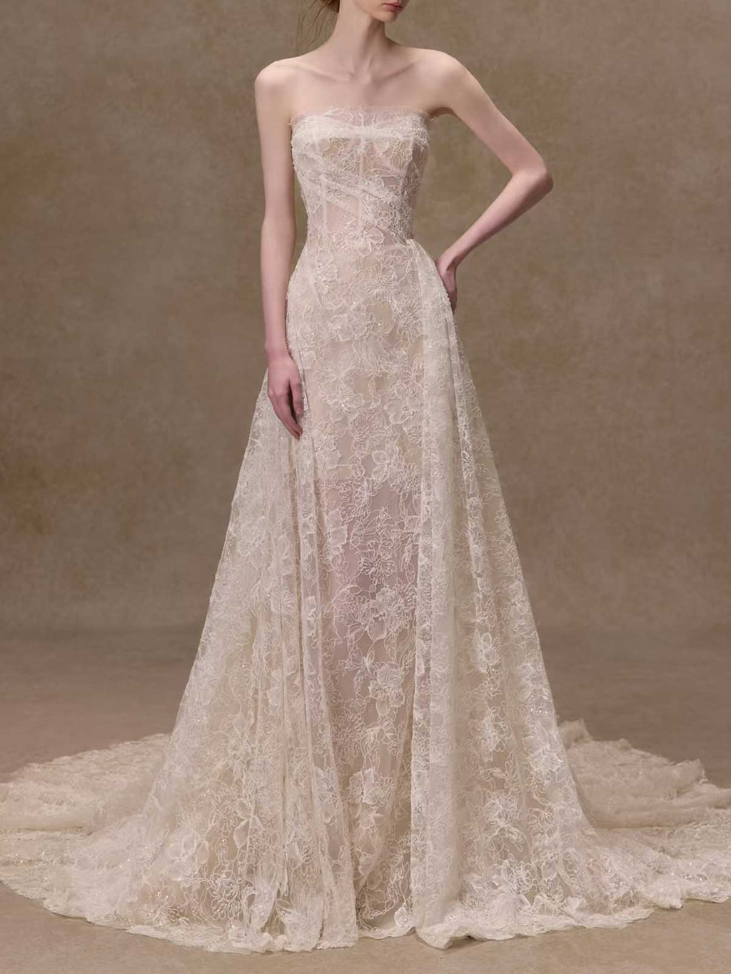 Exquisite Lace Strapless A-line Wedding Gown with Detachable Train
