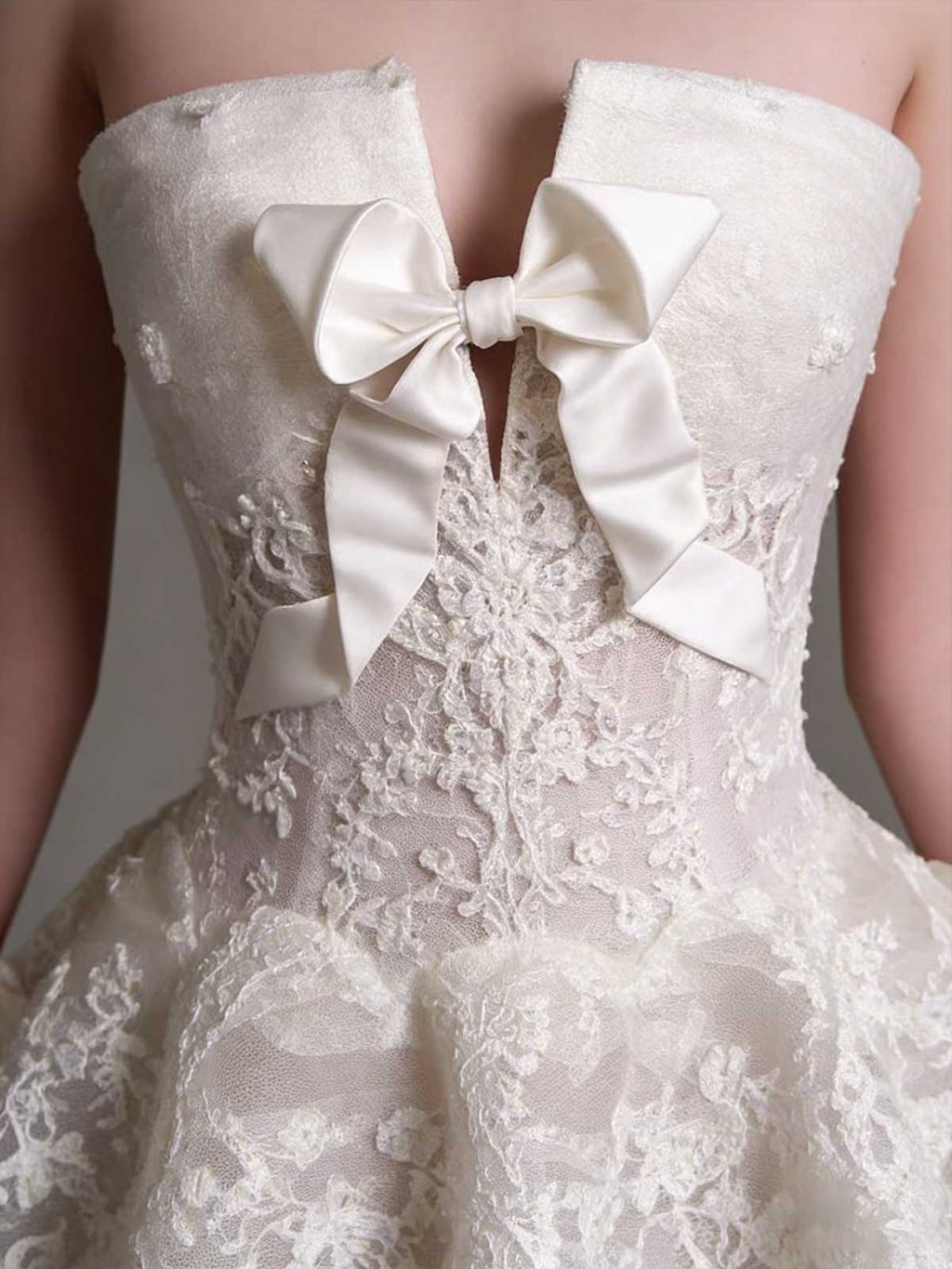 Vintage Lace Bow Strapless A-Line Wedding Dress with Train