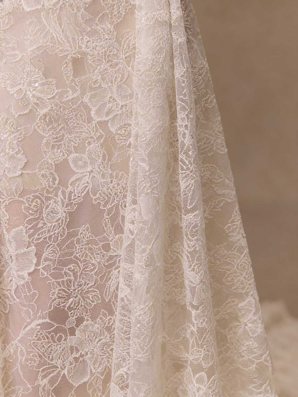 Exquisite Lace Strapless A-line Wedding Gown with Detachable Train