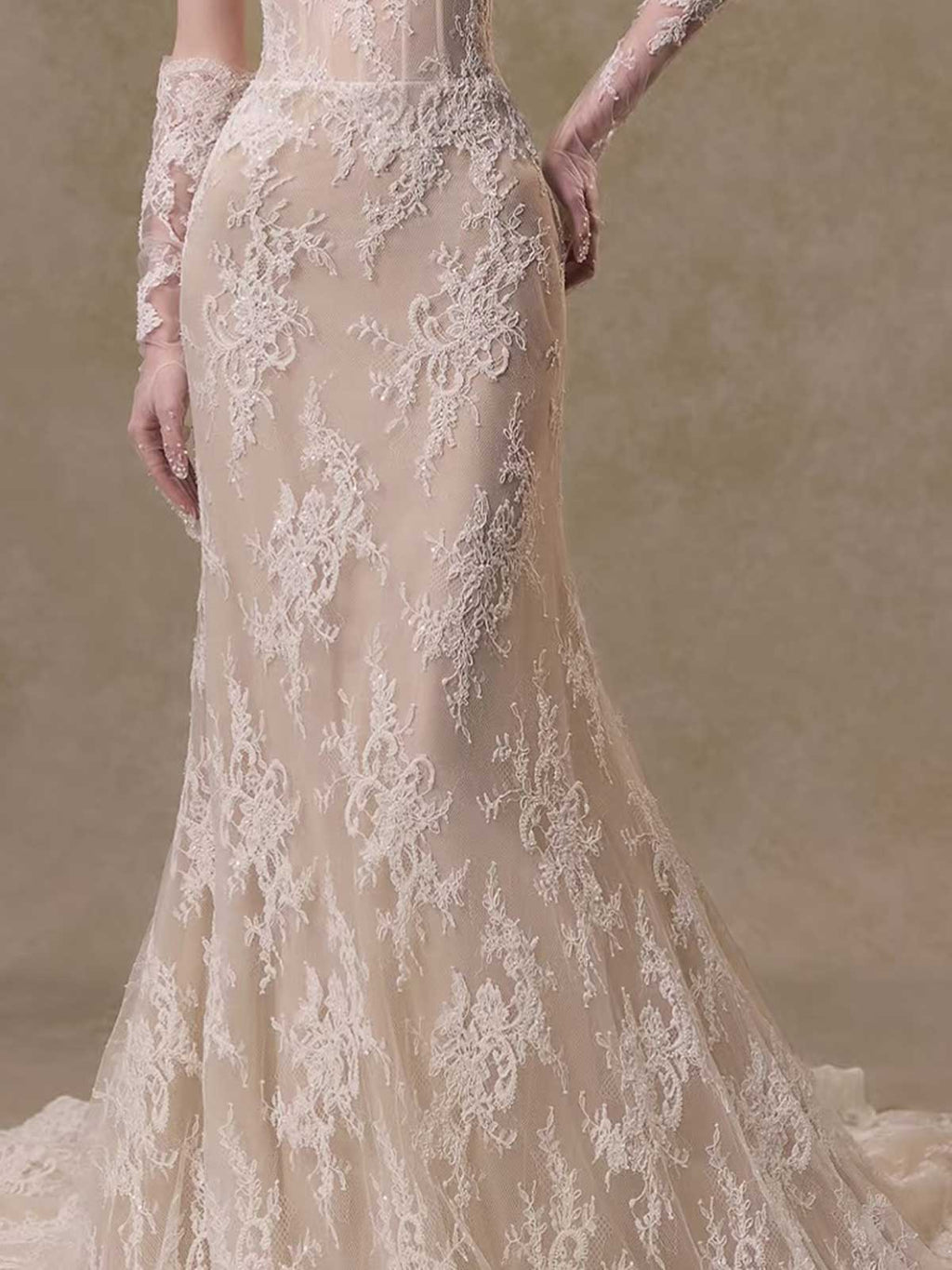 Lace Sweetheart Mermaid Wedding Dress with Detachable Tulle Gloves
