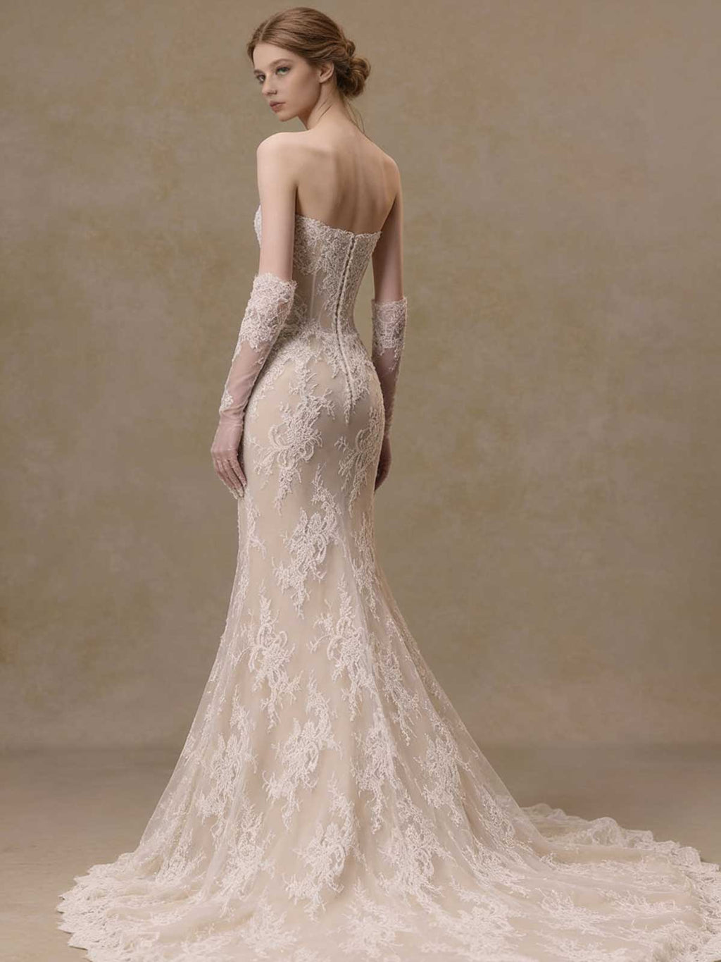 Lace Sweetheart Mermaid Wedding Dress with Detachable Tulle Gloves