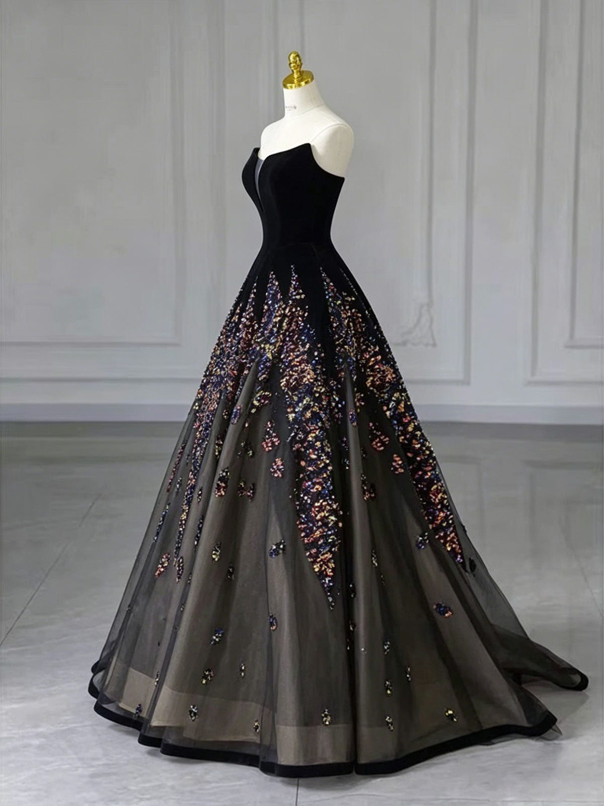 Black Strapless Deep V Iridescent Ombre Sequin Tulle A-Line Ball Gown Formal Evening Dress