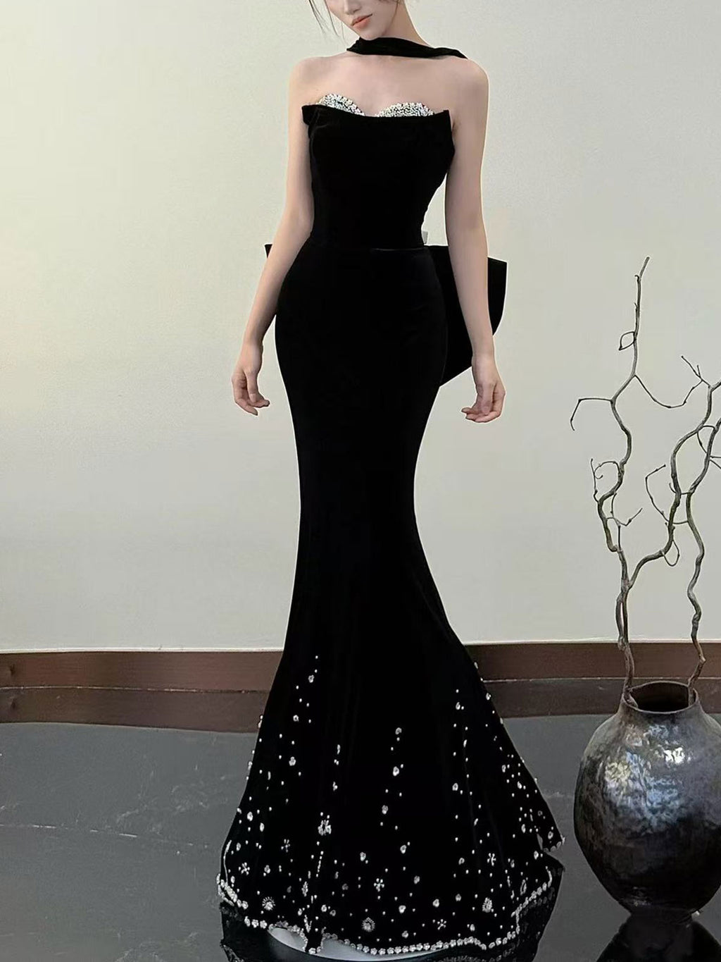 Strapless Black Velvet Rhinestone Mermaid Evening Gown with Big Back Bow Formal Dress
