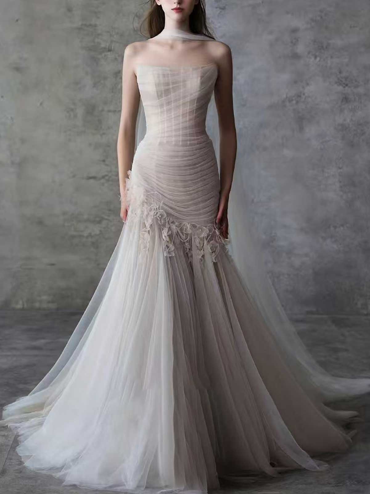 Elegant Blush Tulle Ruched Mermaid Wedding Dress with Veil